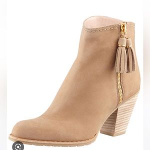 Stuart Weitzman leather “prancing” tan booties size 8.5